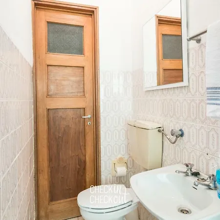 Checkincheckout City Center 3 Apartament *